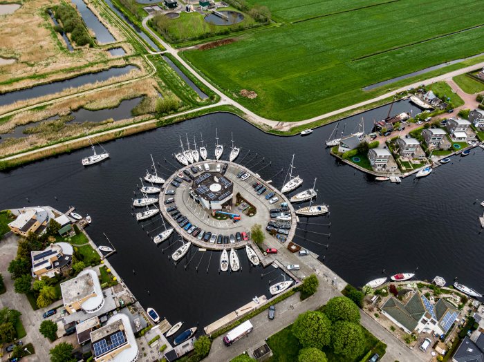 Gebiedspromotie Lemmer, jachthaven, zeilboot, Helix Arnhem, Helix Aerial Vision, Helix advies,Luchtfoto zeilbootverhuur Lemmer, Lemmer